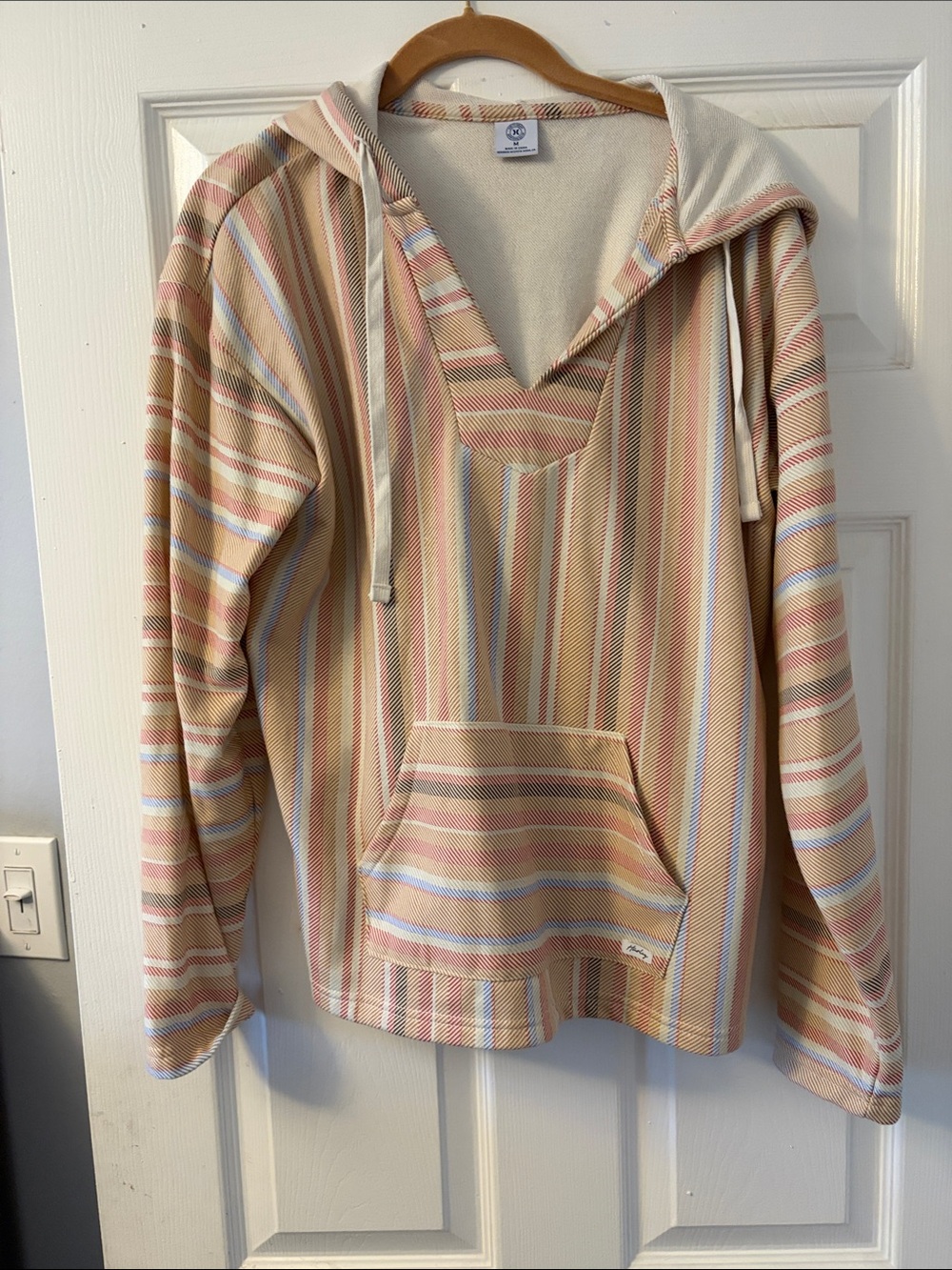Hurley Cream/Tan Pullover with Subtle Stripe Trim